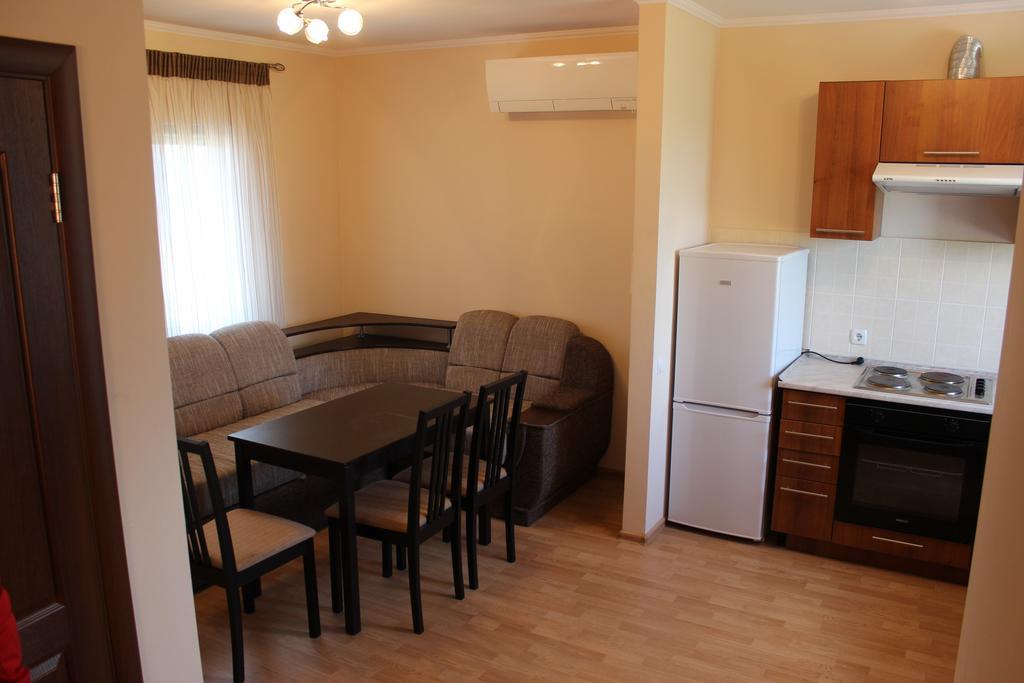 Hotel Promenad Zatoka Luaran gambar