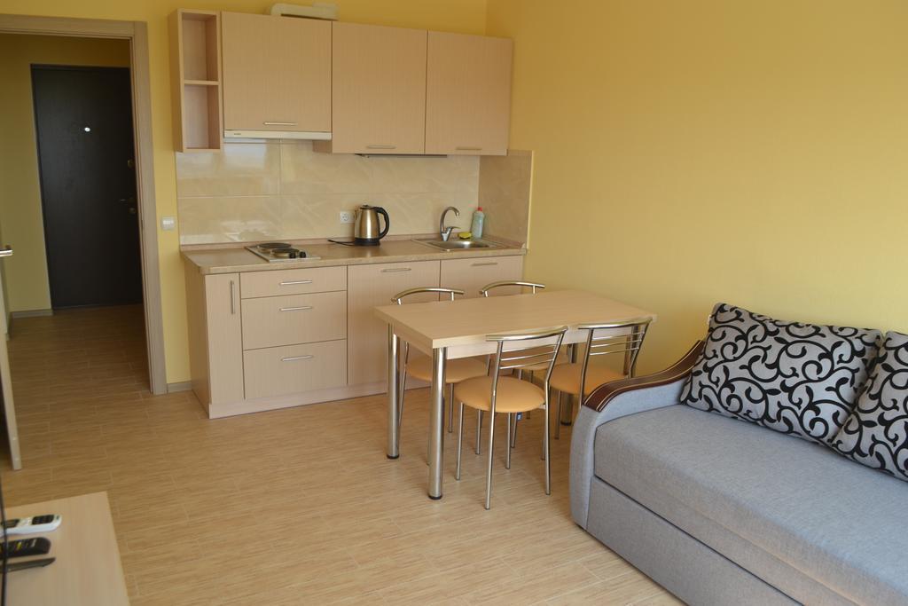 Hotel Promenad Zatoka Luaran gambar