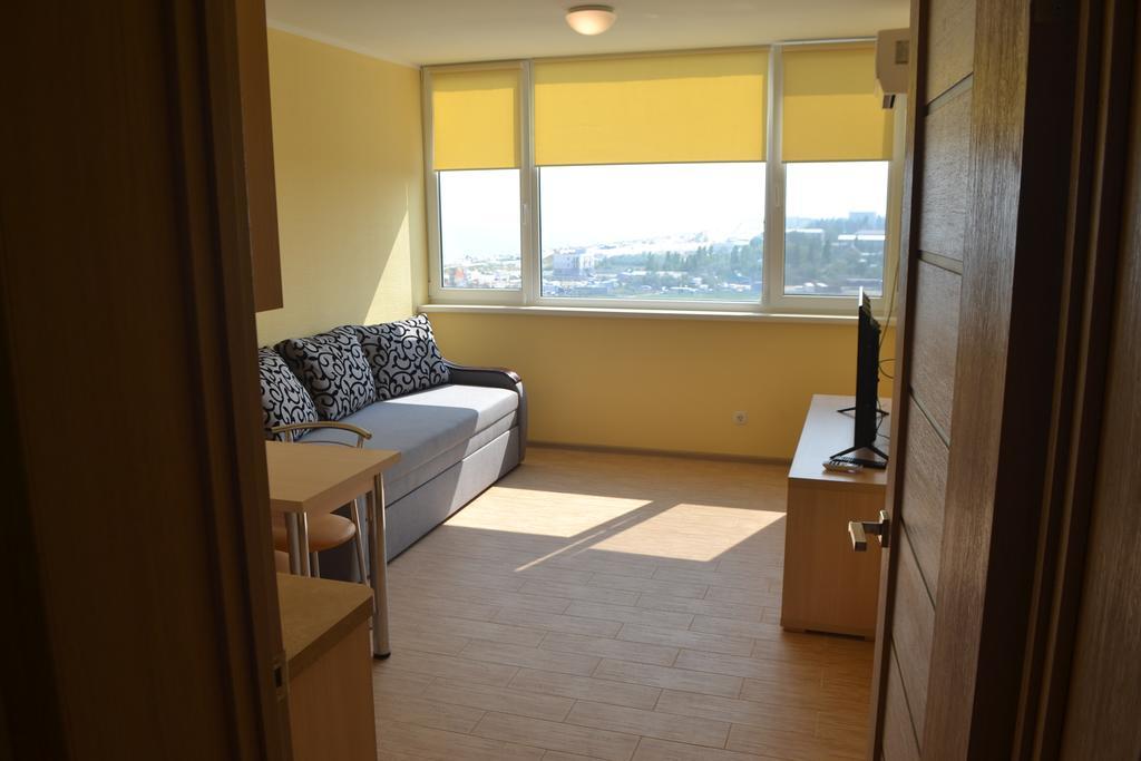 Hotel Promenad Zatoka Luaran gambar