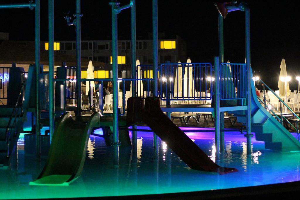Hotel Promenad Zatoka Luaran gambar