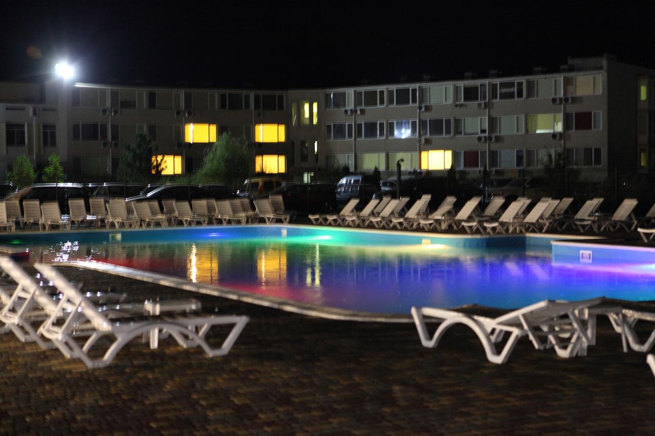 Hotel Promenad Zatoka Luaran gambar