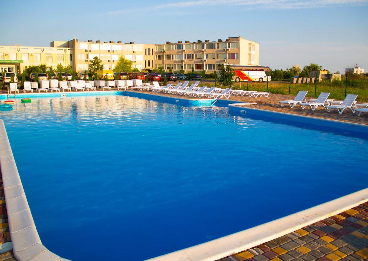 Hotel Promenad Zatoka Luaran gambar