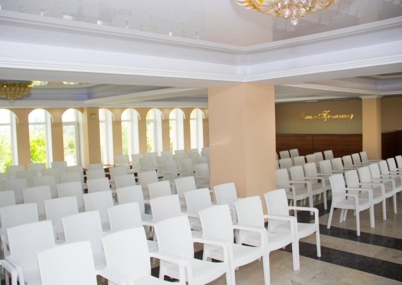 Hotel Promenad Zatoka Luaran gambar