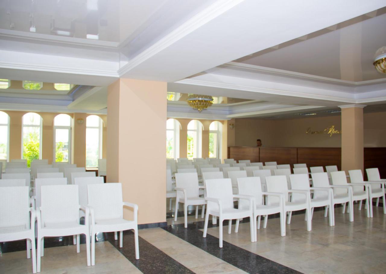 Hotel Promenad Zatoka Luaran gambar