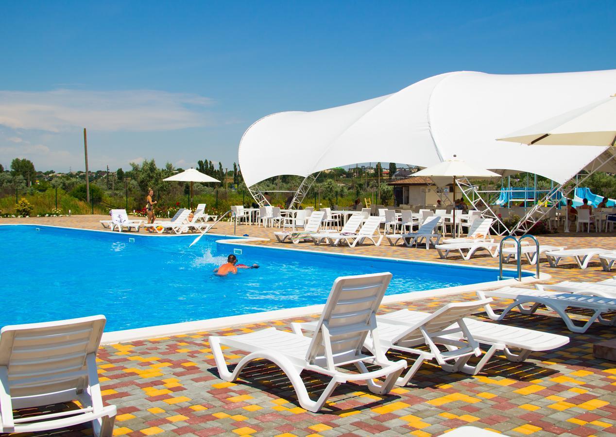 Hotel Promenad Zatoka Luaran gambar