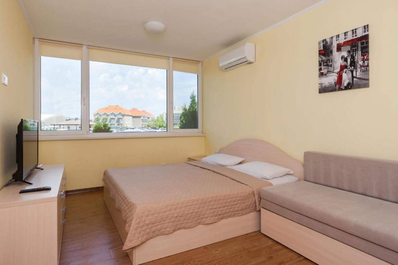 Hotel Promenad Zatoka Luaran gambar